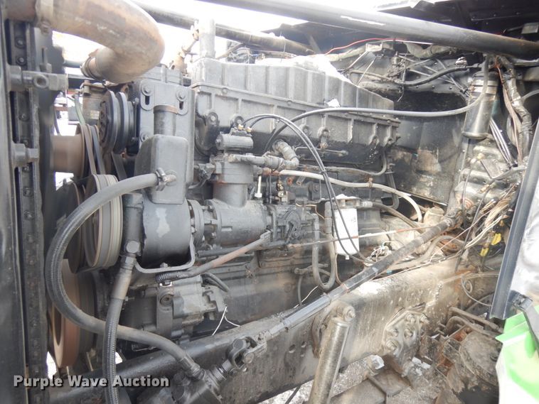 image for item IO9667 1994 Peterbilt 357  dump truck