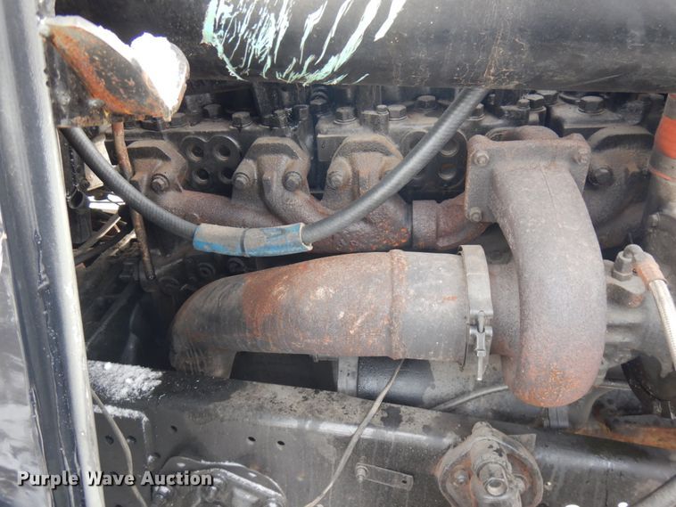 image for item IO9667 1994 Peterbilt 357  dump truck