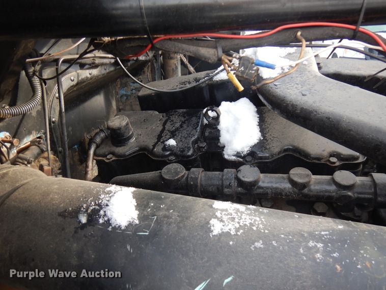 image for item IO9667 1994 Peterbilt 357  dump truck