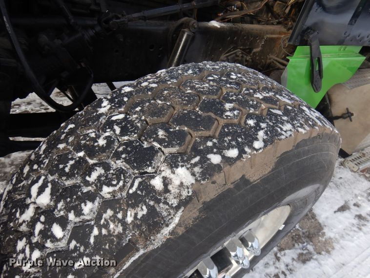 image for item IO9667 1994 Peterbilt 357  dump truck