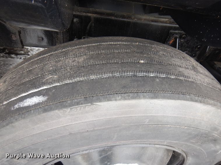 image for item IO9667 1994 Peterbilt 357  dump truck