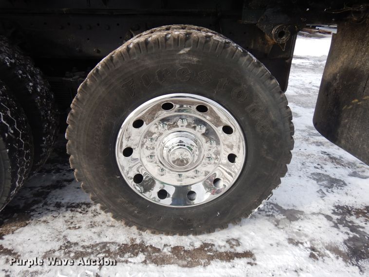 image for item IO9667 1994 Peterbilt 357  dump truck