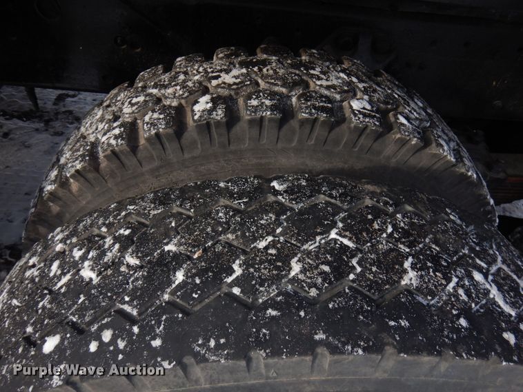 image for item IO9667 1994 Peterbilt 357  dump truck