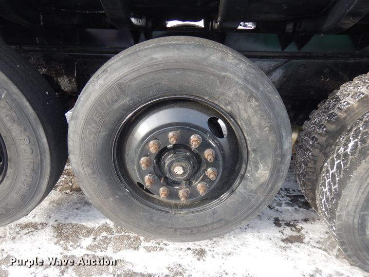 image for item IO9667 1994 Peterbilt 357  dump truck