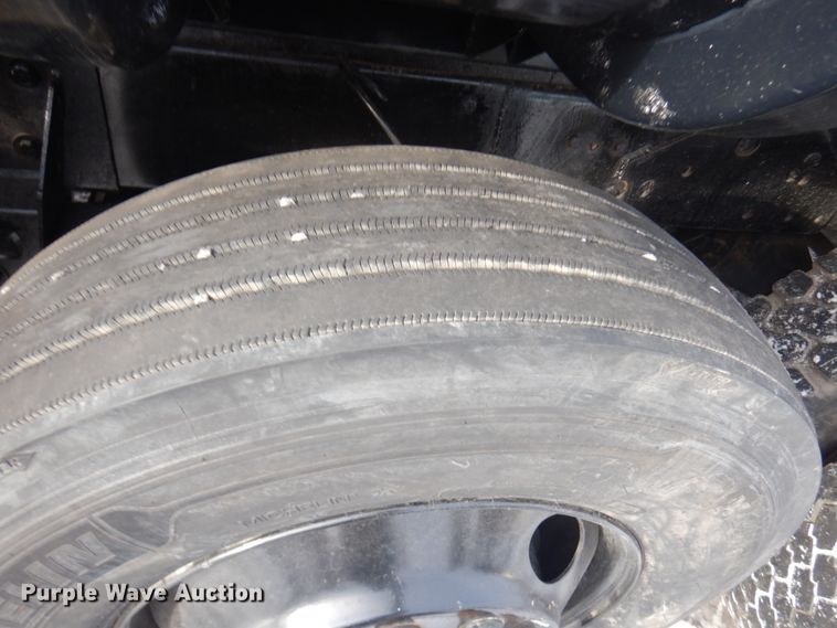 image for item IO9667 1994 Peterbilt 357  dump truck