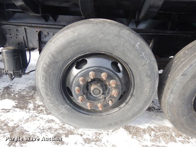 image for item IO9667 1994 Peterbilt 357  dump truck