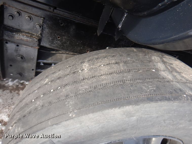 image for item IO9667 1994 Peterbilt 357  dump truck