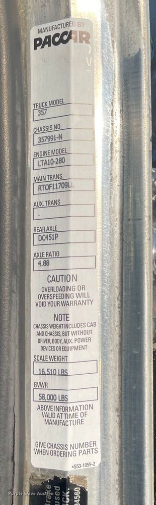 image for item IO9667 1994 Peterbilt 357  dump truck