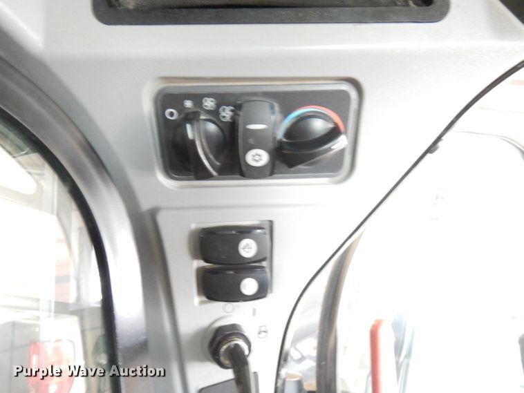 image for item IO9677 2017 Caterpillar 259D  tracked skid steer loader