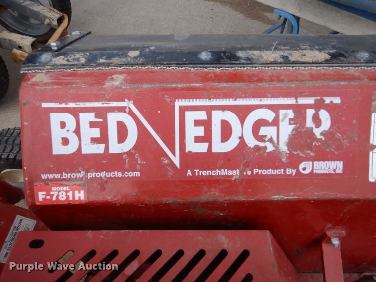 image for item IV9977 2003 Concrete Edge  curb equipment trailer