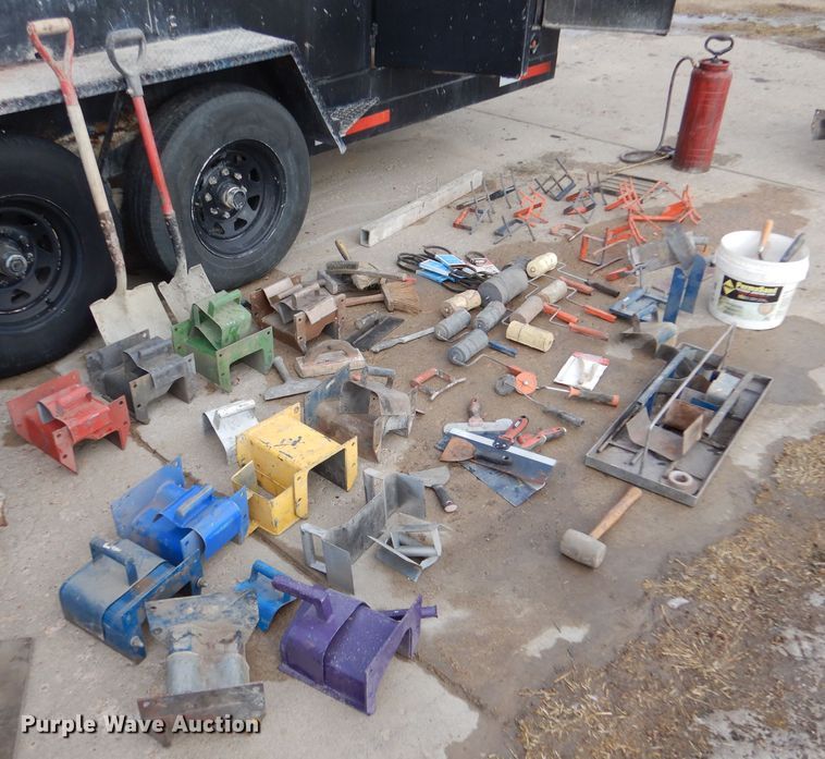 image for item IV9977 2003 Concrete Edge  curb equipment trailer