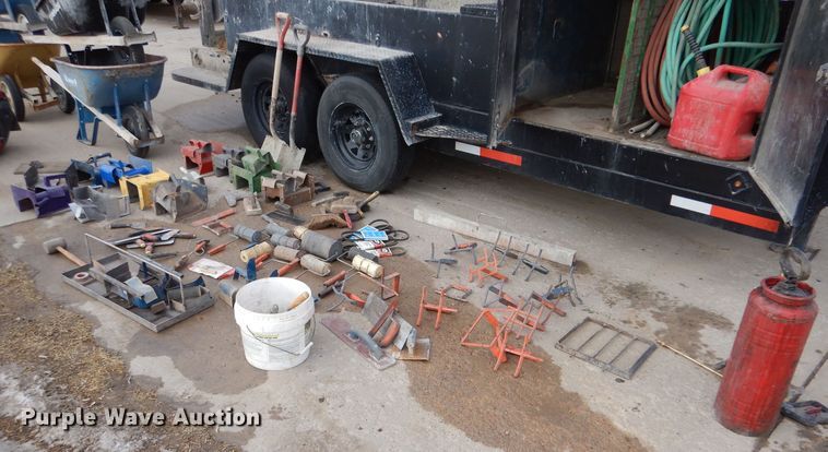 image for item IV9977 2003 Concrete Edge  curb equipment trailer