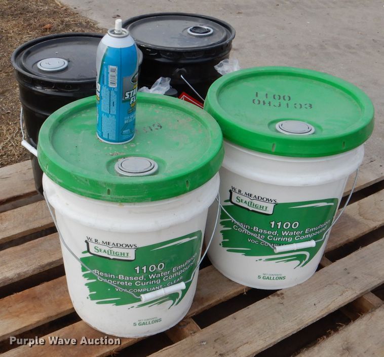 image for item IV9977 2003 Concrete Edge  curb equipment trailer