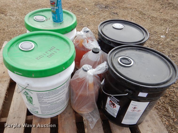 image for item IV9977 2003 Concrete Edge  curb equipment trailer