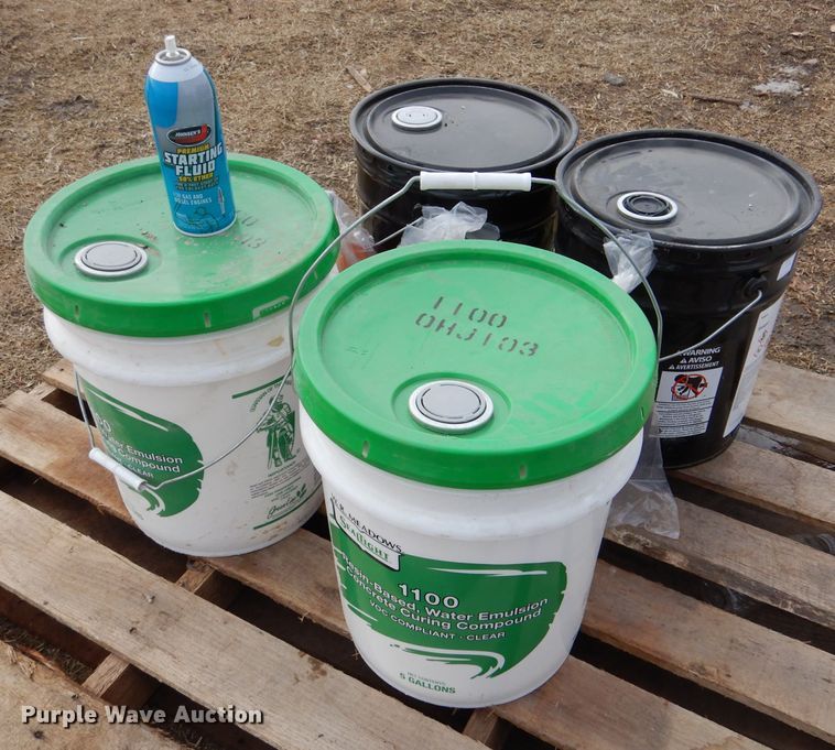 image for item IV9977 2003 Concrete Edge  curb equipment trailer