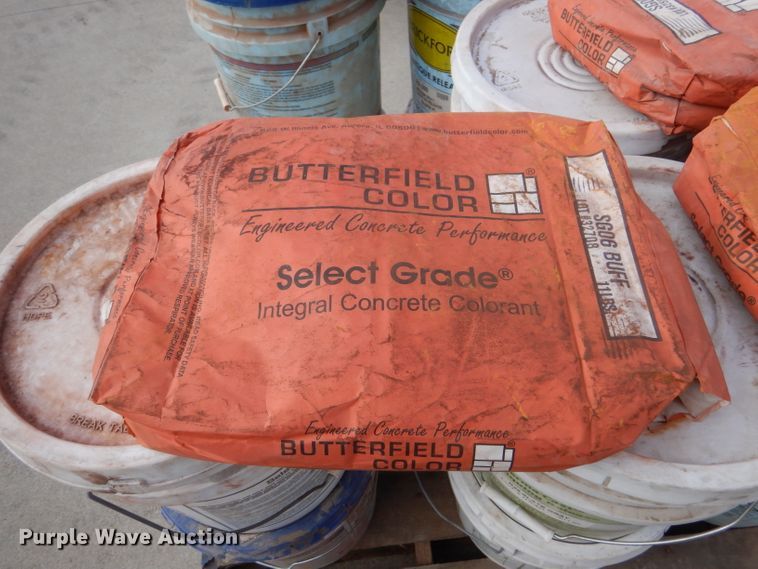 image for item IV9977 2003 Concrete Edge  curb equipment trailer