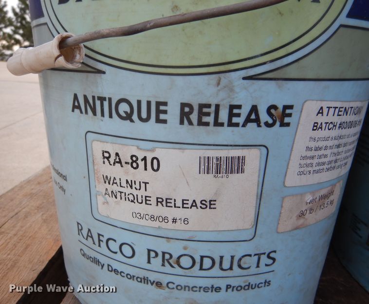 image for item IV9977 2003 Concrete Edge  curb equipment trailer