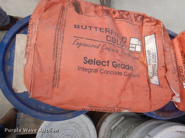 image for item IV9977 2003 Concrete Edge  curb equipment trailer