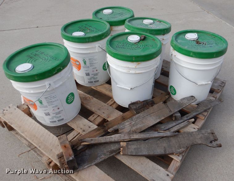 image for item IV9977 2003 Concrete Edge  curb equipment trailer