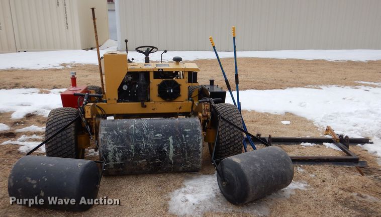 image for item IV9979 Bucyrus M4226D  sod installer