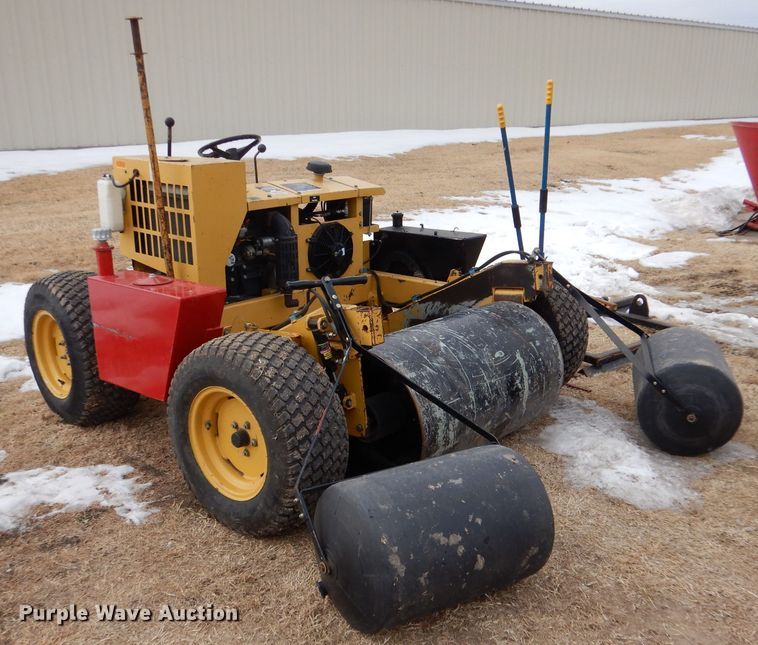 image for item IV9979 Bucyrus M4226D  sod installer