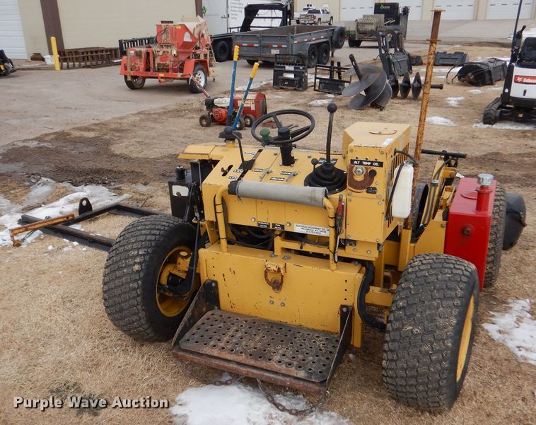 image for item IV9979 Bucyrus M4226D  sod installer