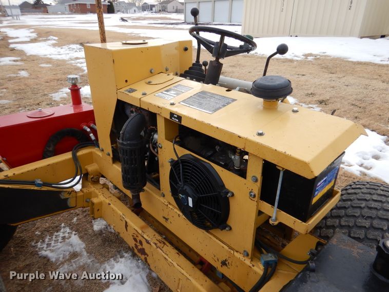 image for item IV9979 Bucyrus M4226D  sod installer