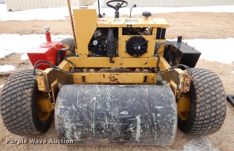 image for item IV9979 Bucyrus M4226D  sod installer