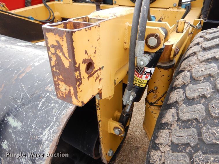 image for item IV9979 Bucyrus M4226D  sod installer