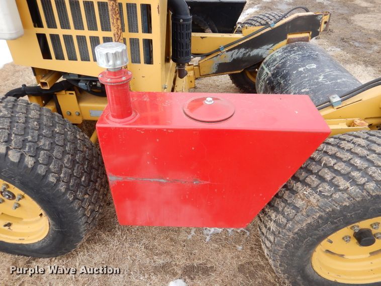 image for item IV9979 Bucyrus M4226D  sod installer