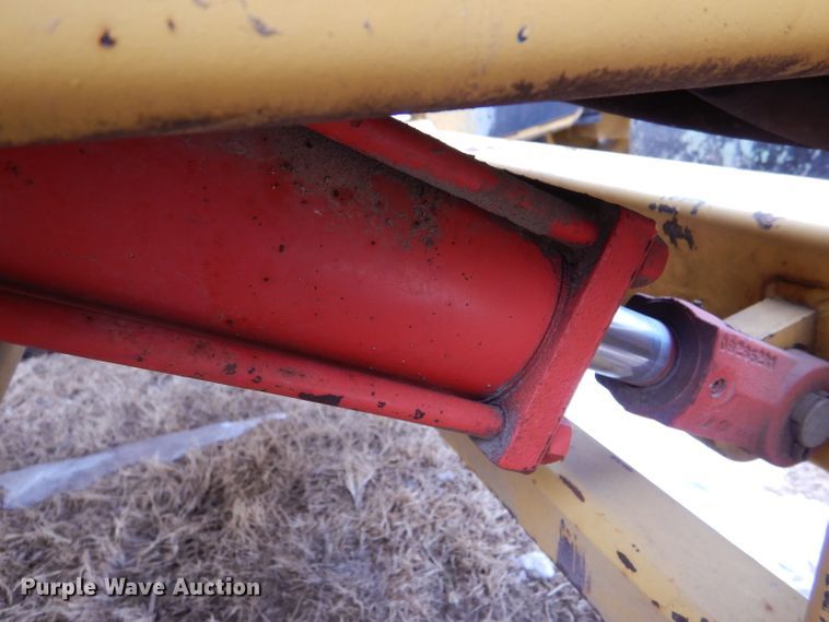 image for item IV9979 Bucyrus M4226D  sod installer