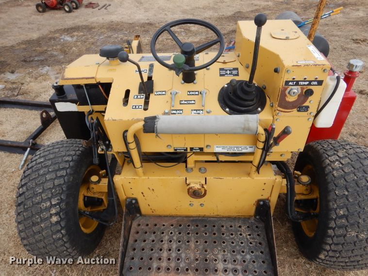 image for item IV9979 Bucyrus M4226D  sod installer