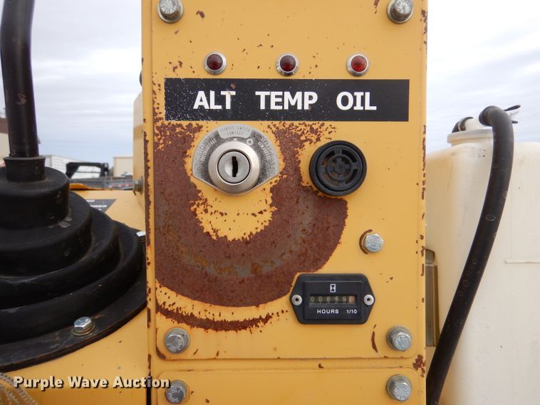 image for item IV9979 Bucyrus M4226D  sod installer