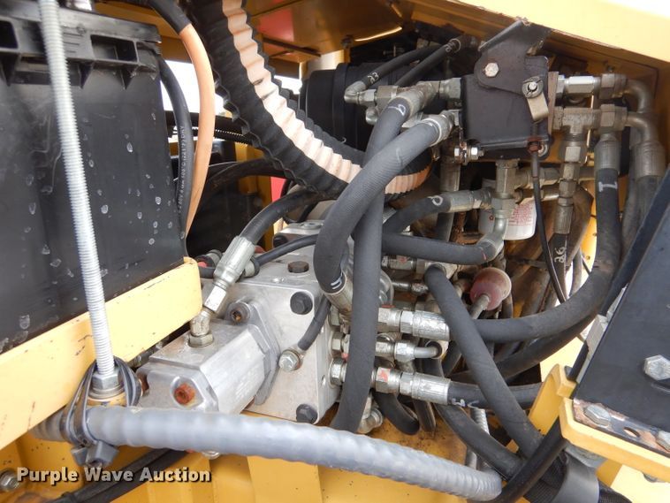 image for item IV9979 Bucyrus M4226D  sod installer