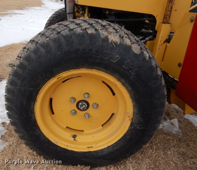 image for item IV9979 Bucyrus M4226D  sod installer