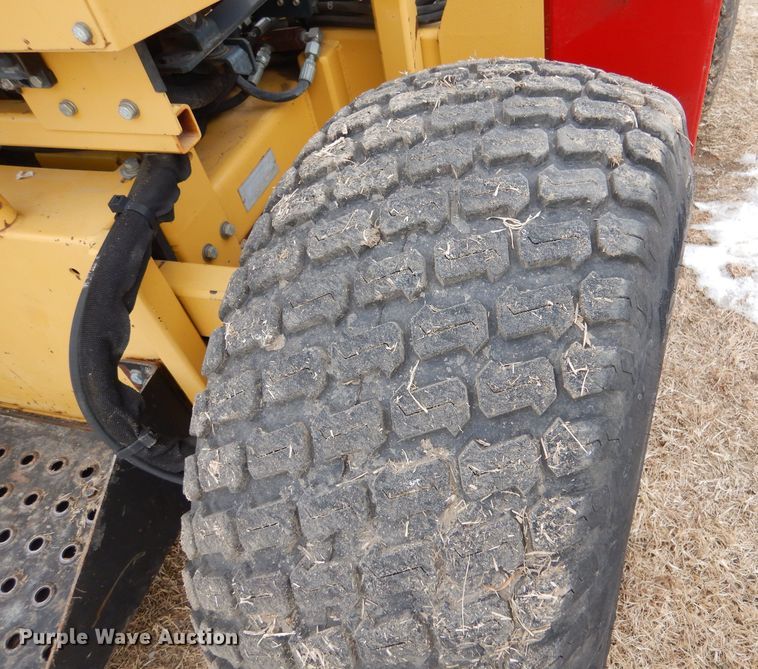 image for item IV9979 Bucyrus M4226D  sod installer