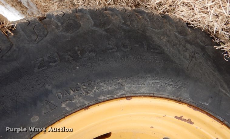 image for item IV9979 Bucyrus M4226D  sod installer