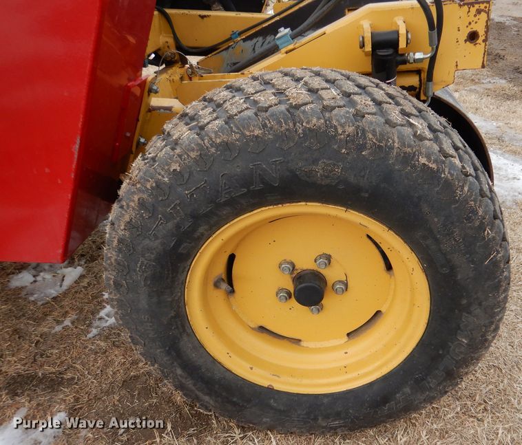 image for item IV9979 Bucyrus M4226D  sod installer