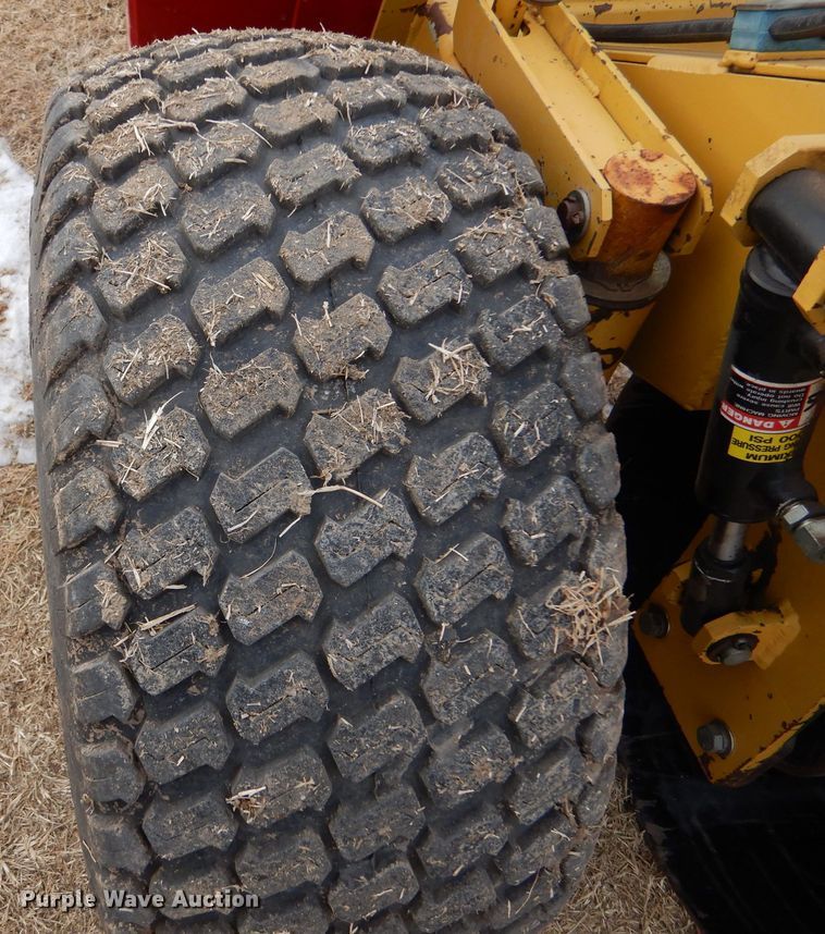 image for item IV9979 Bucyrus M4226D  sod installer