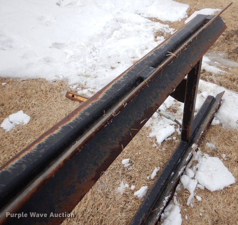 image for item IV9979 Bucyrus M4226D  sod installer