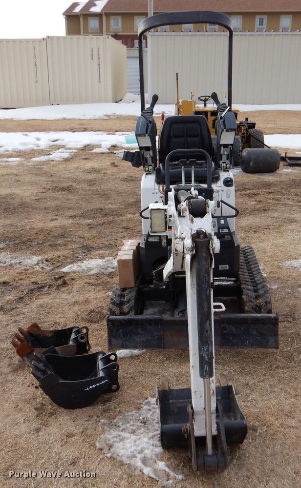 image for item IV9981 2015 Bobcat 418  mini excavator