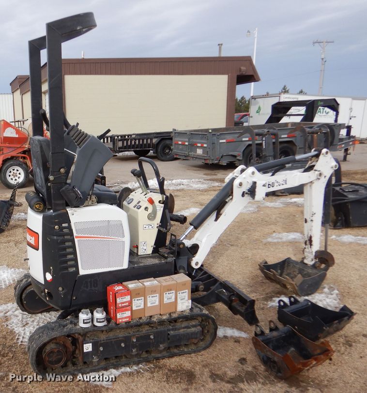 image for item IV9981 2015 Bobcat 418  mini excavator