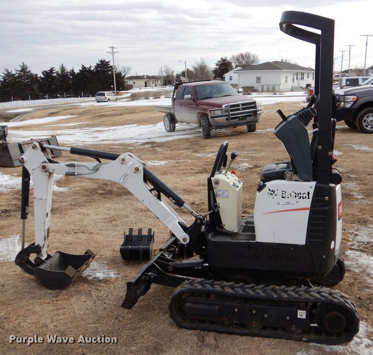 image for item IV9981 2015 Bobcat 418  mini excavator