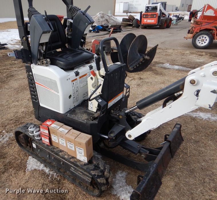 image for item IV9981 2015 Bobcat 418  mini excavator