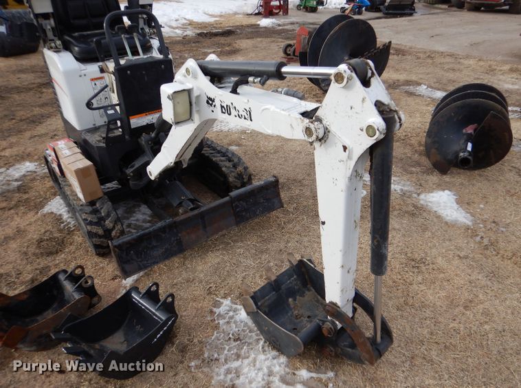 image for item IV9981 2015 Bobcat 418  mini excavator