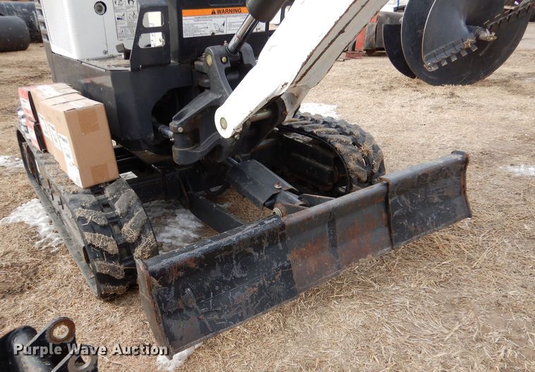 image for item IV9981 2015 Bobcat 418  mini excavator