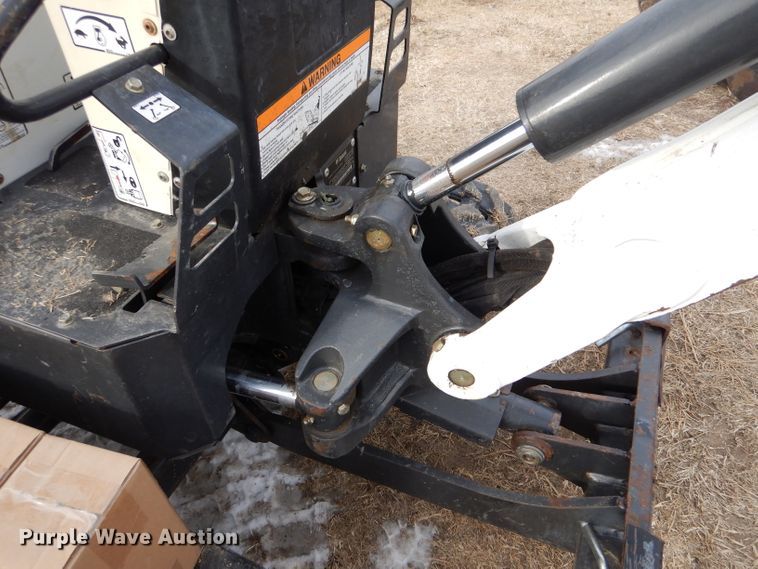 image for item IV9981 2015 Bobcat 418  mini excavator