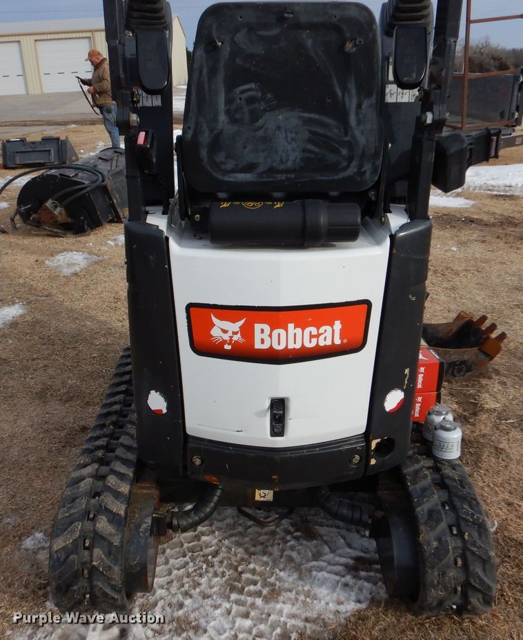 image for item IV9981 2015 Bobcat 418  mini excavator