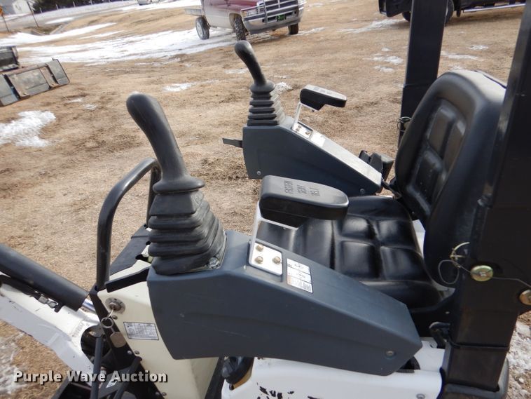 image for item IV9981 2015 Bobcat 418  mini excavator