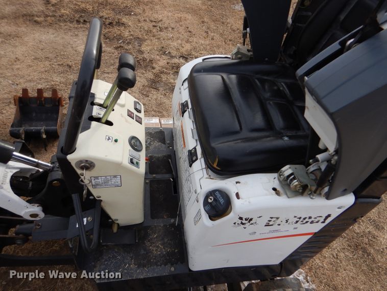 image for item IV9981 2015 Bobcat 418  mini excavator